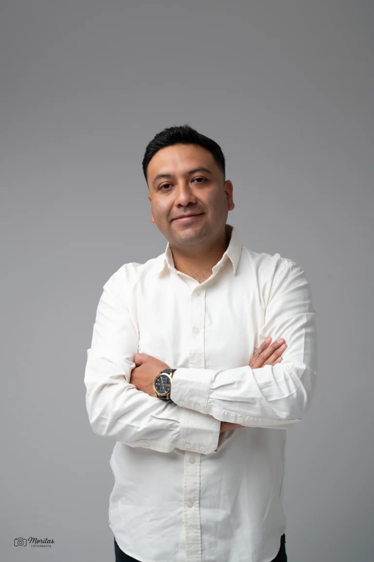 oscar vazquez medio cuerpo
